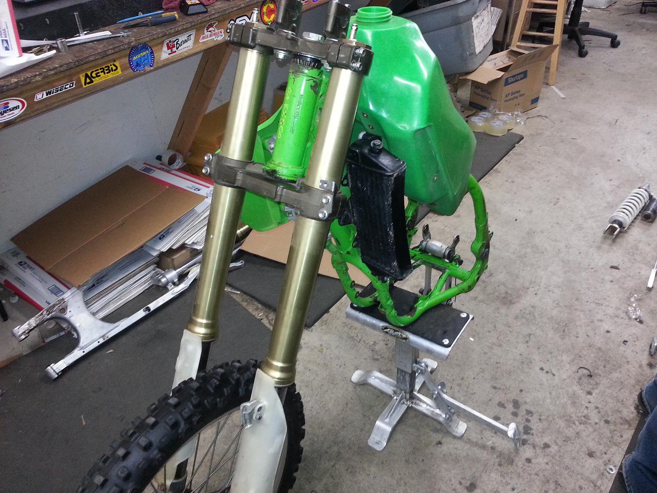 KX250F 2007 FORKS ON A 94 KX500 FRAME 1.JPG