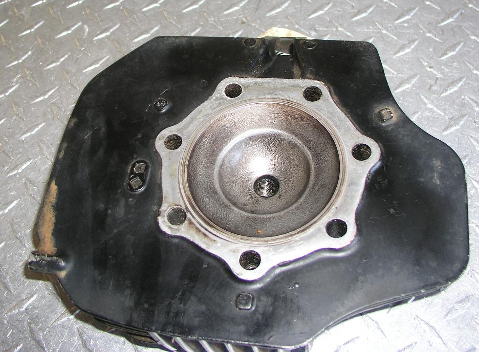 12200-KA5-740 - CYLINDER HEAD - FITS 84 CR500 - PICS AND MEASUREMENTS 3.JPG