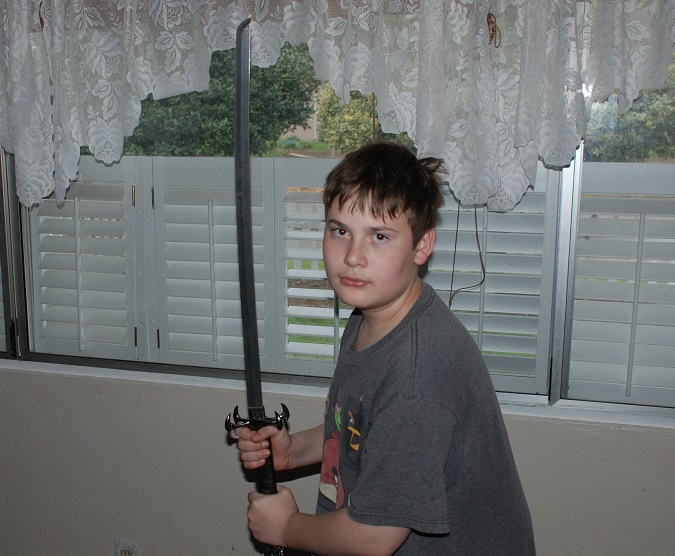 kids with knives 3.jpg