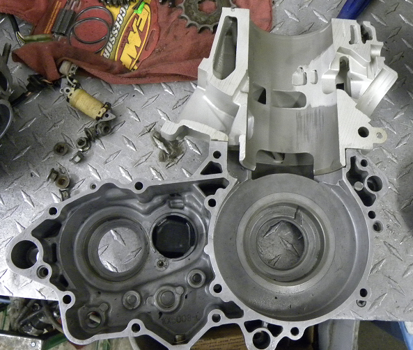 KX500 CYLINDER CUT AWAY 1.PNG