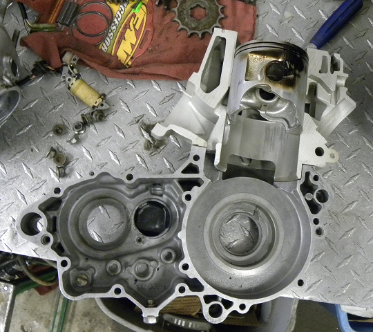 KX500 CYLINDER CUT AWAY 2.PNG