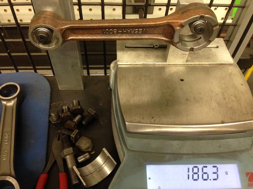 KX500 CONNECTING ROD COMPARISON VERSAH ROOST 101.jpg